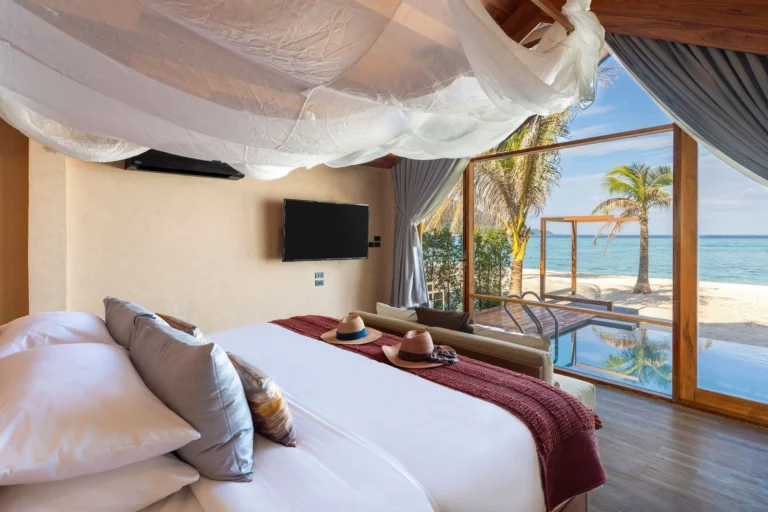 Sun-Beachfront-Pool-Villa-6